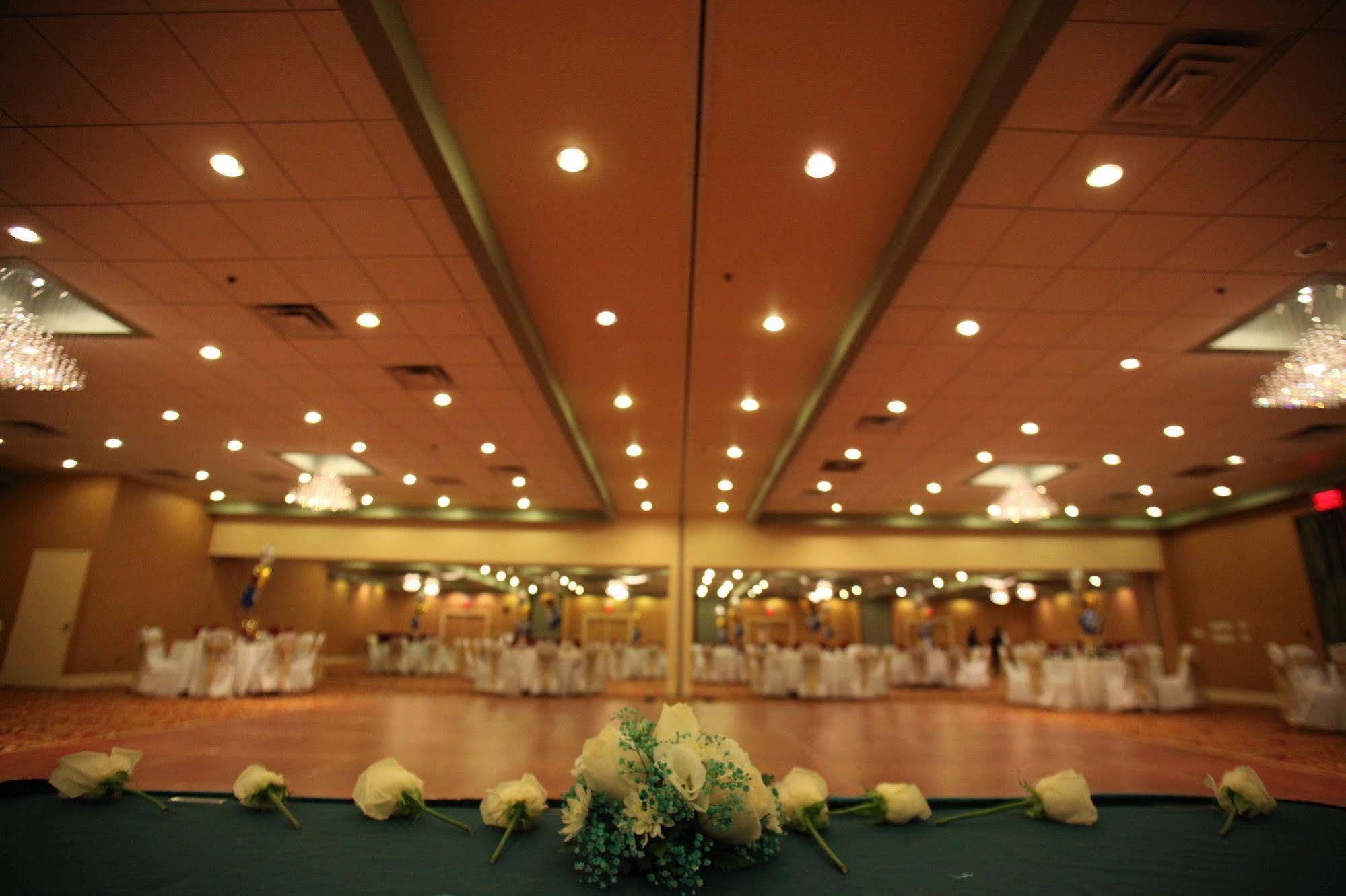E Hotel Banquet&Conference Center Edison Restaurante foto