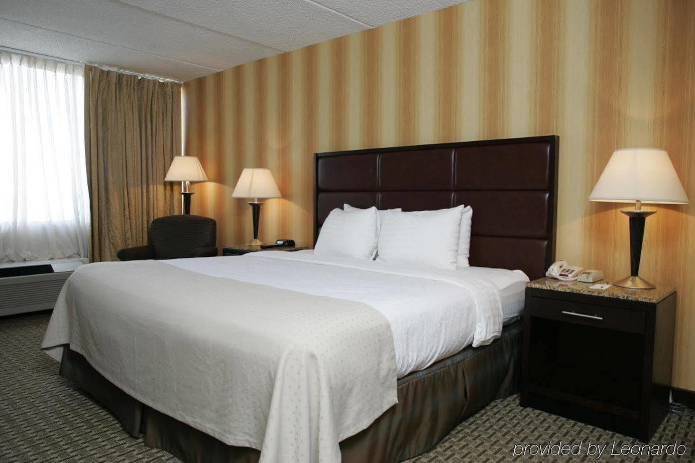 E Hotel Banquet&Conference Center Edison Habitación foto